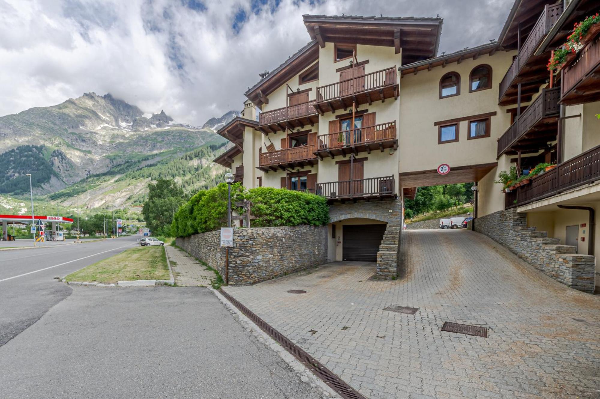 Apartmán Casa Beatrice - Wifi, Parcheggio E Vista Montagna - Cour 0231 Courmayeur Exteriér fotografie